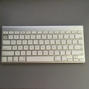 Apple bluetooth keyboard mini